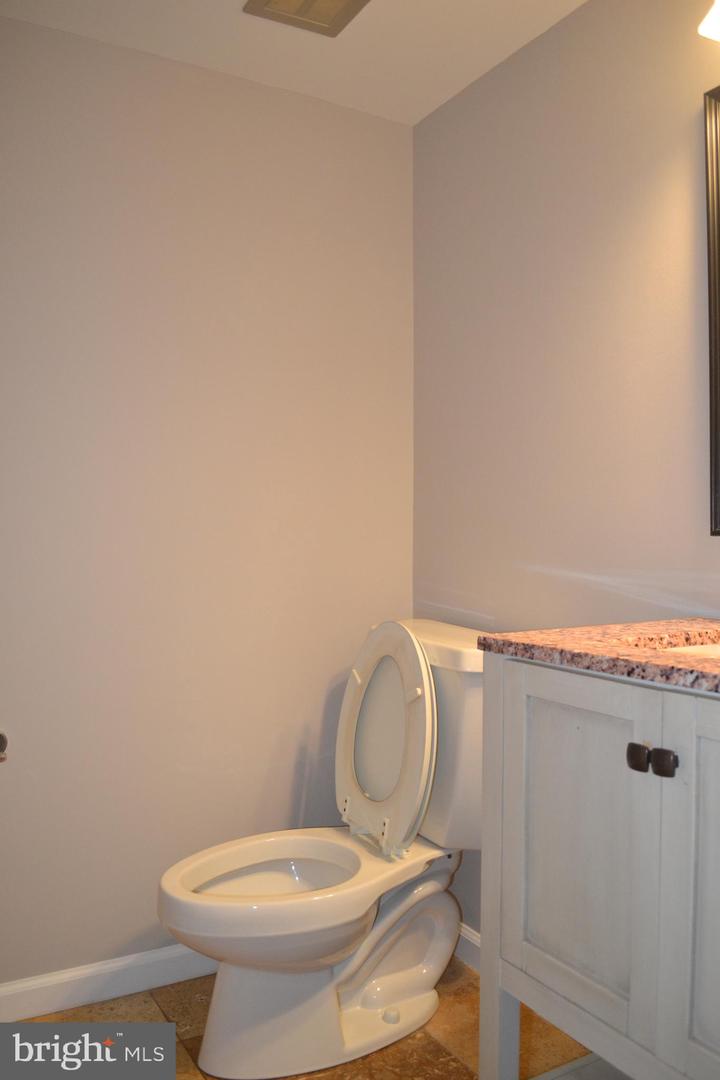 1 Ingleside Ct Property Photo 7