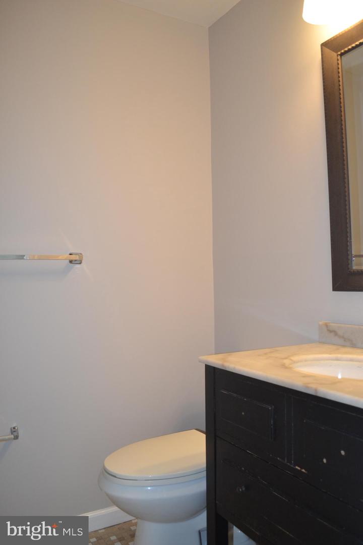 1 Ingleside Ct Property Photo 16