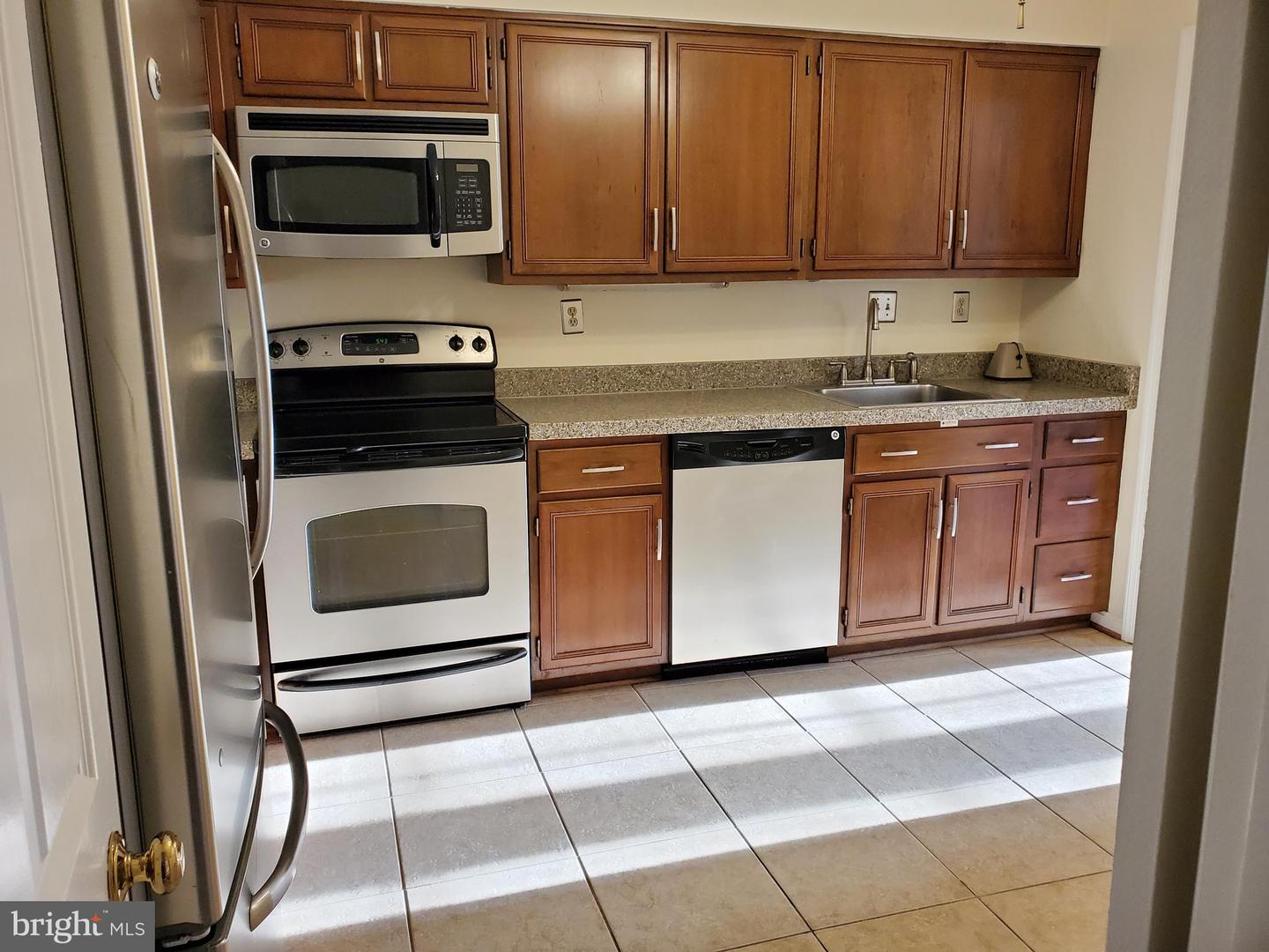 15322 Manor Village Ln Property Photo 3