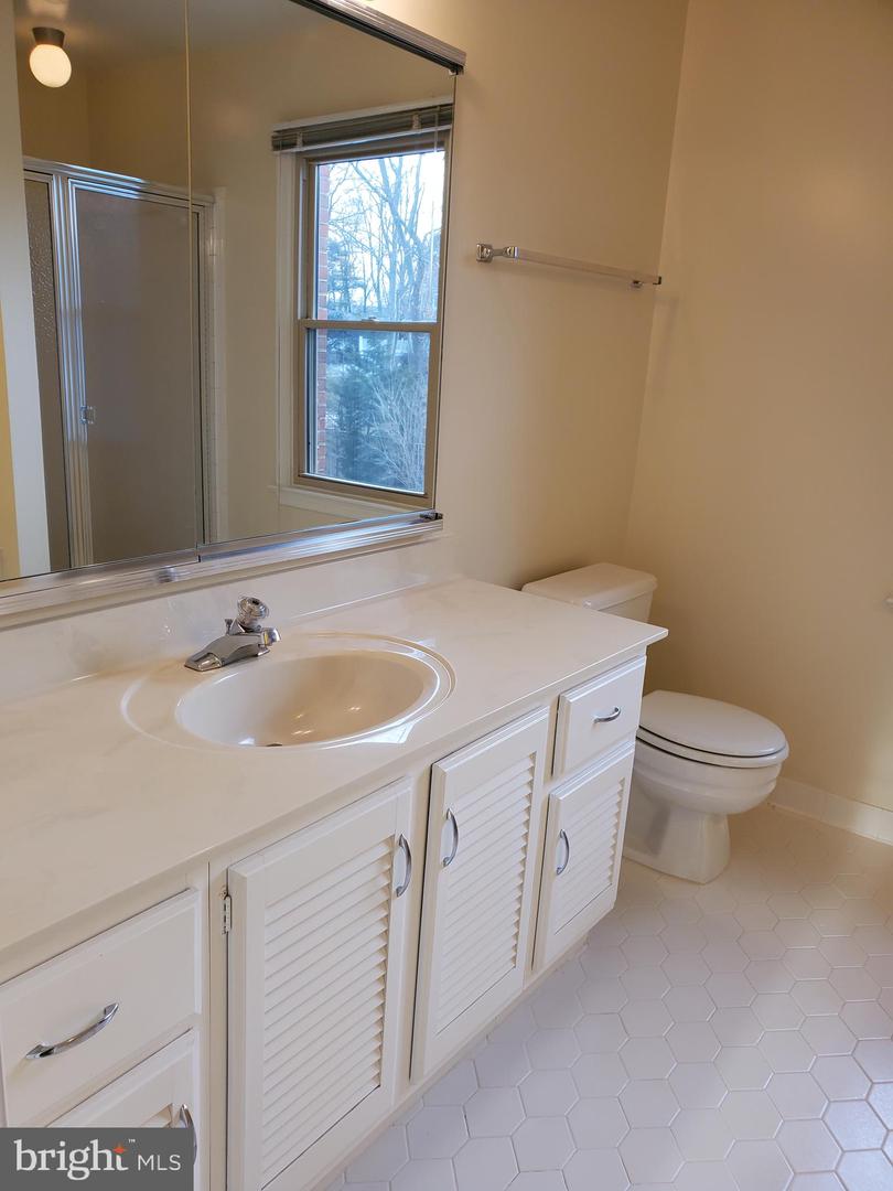 15322 Manor Village Ln Property Photo 7