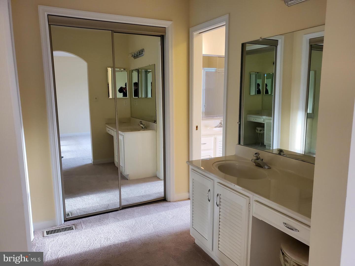 15322 Manor Village Ln Property Photo 8