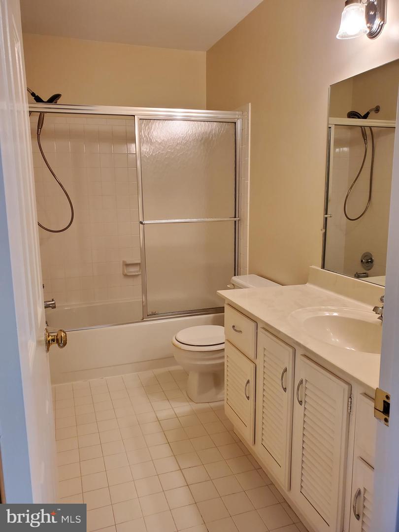 15322 Manor Village Ln Property Photo 9