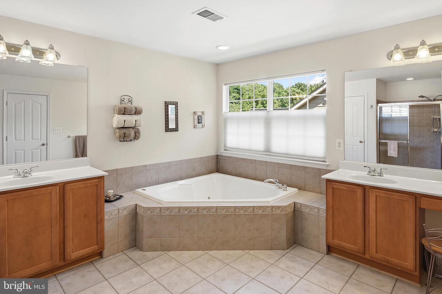 18522 Rushbrooke Dr Property Photo 30