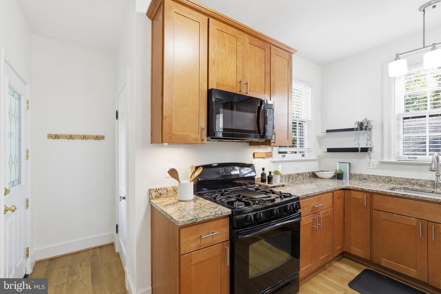 710 Wayne Ave Property Photo 16