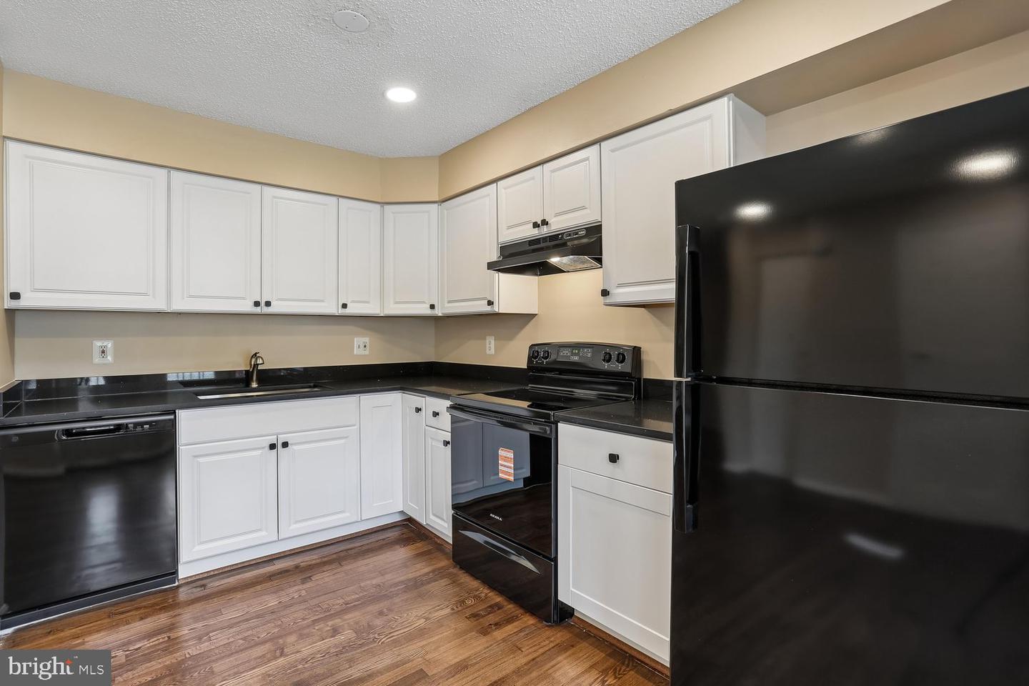 19322 Liberty Heights Ln Property Photo 8