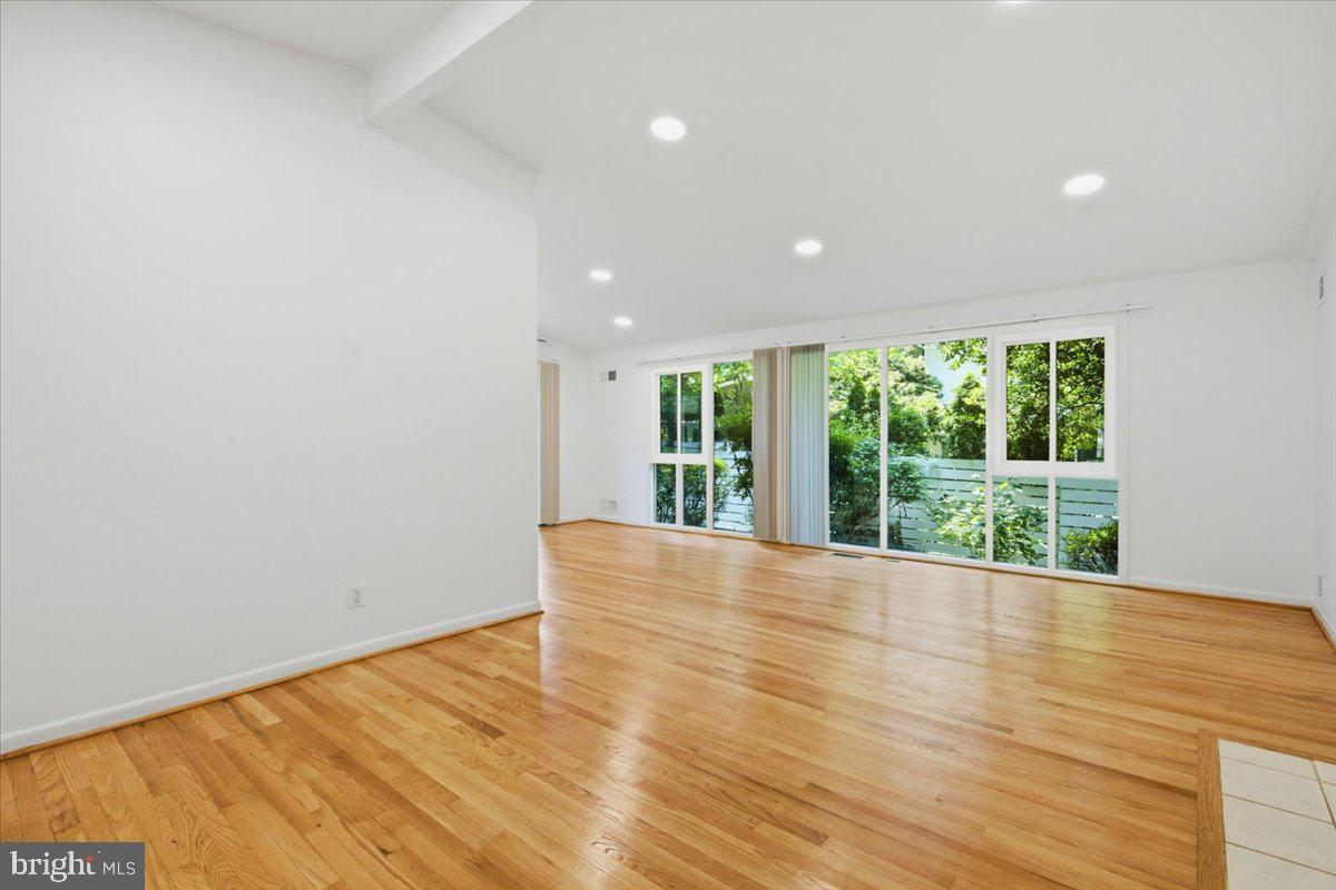 6614 Melody Ln Property Photo 20