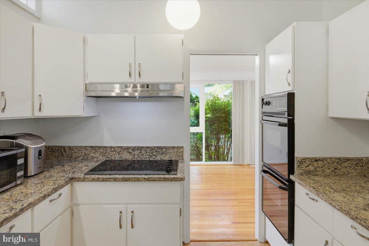 6614 Melody Ln Property Photo 24