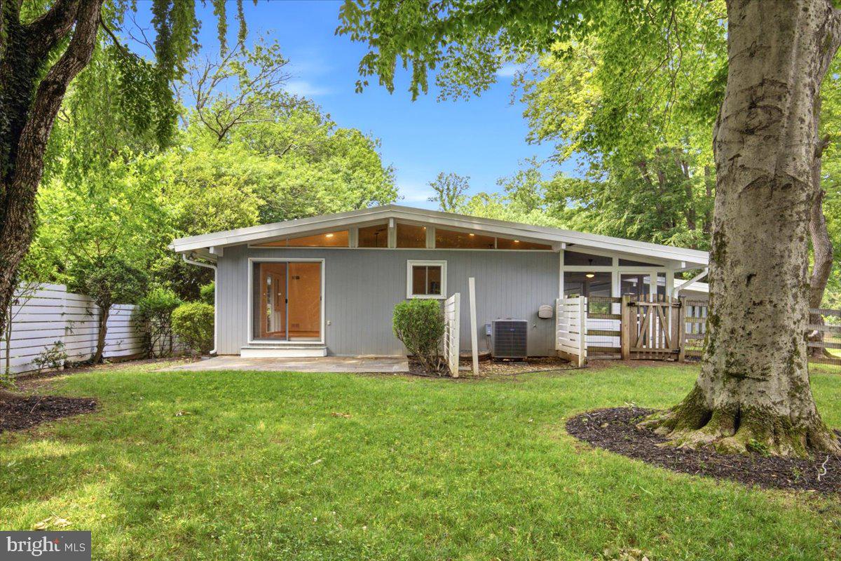 6614 Melody Ln Property Photo 29