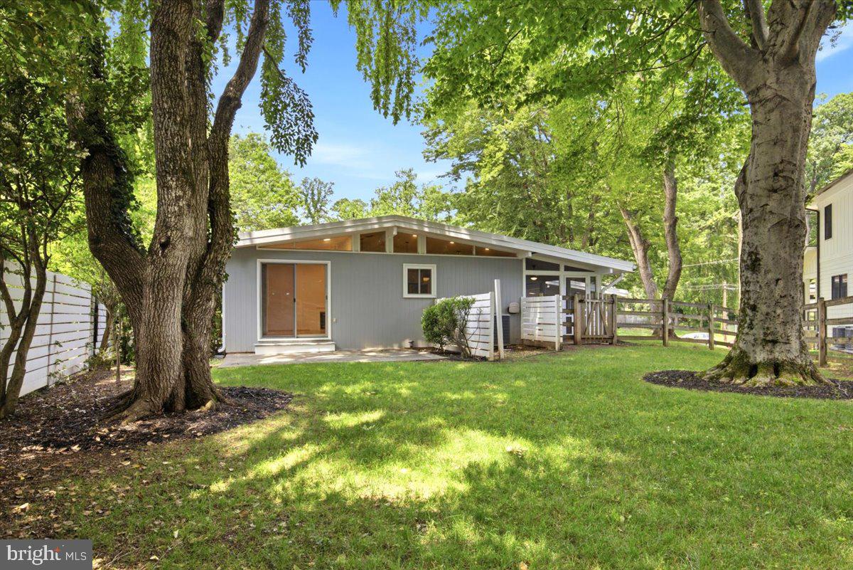 6614 Melody Ln Property Photo 30