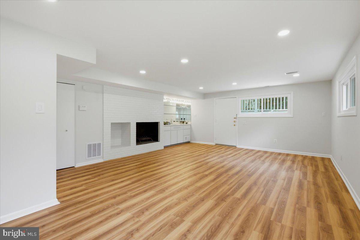6614 Melody Ln Property Photo 34