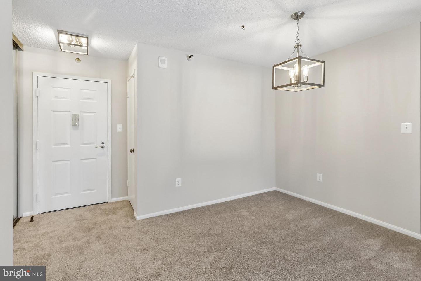 15107 Interlachen Dr #2-620 Property Photo 3