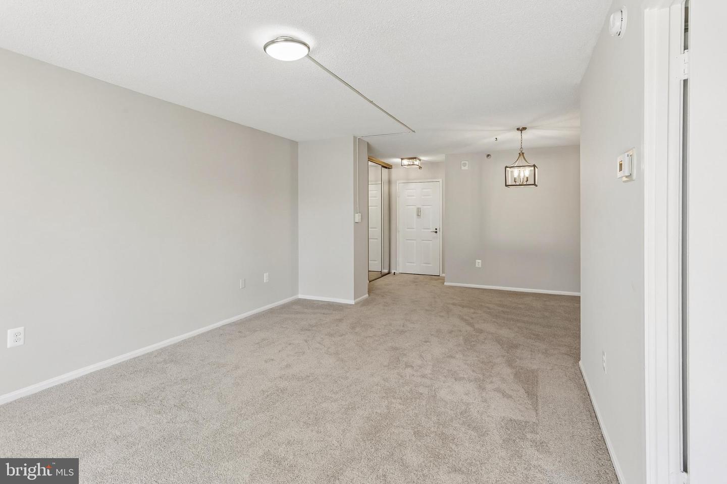 15107 Interlachen Dr #2-620 Property Photo 5