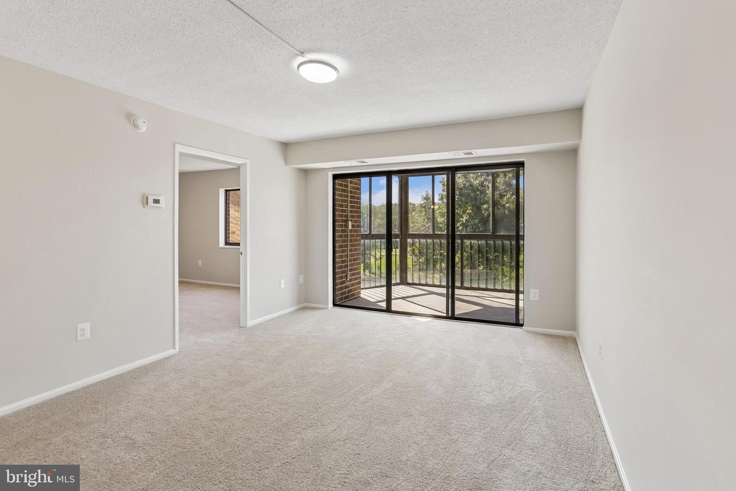 15107 Interlachen Dr #2-620 Property Photo 6