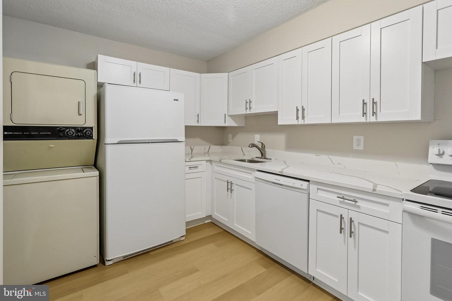 15107 Interlachen Dr #2-620 Property Photo 8