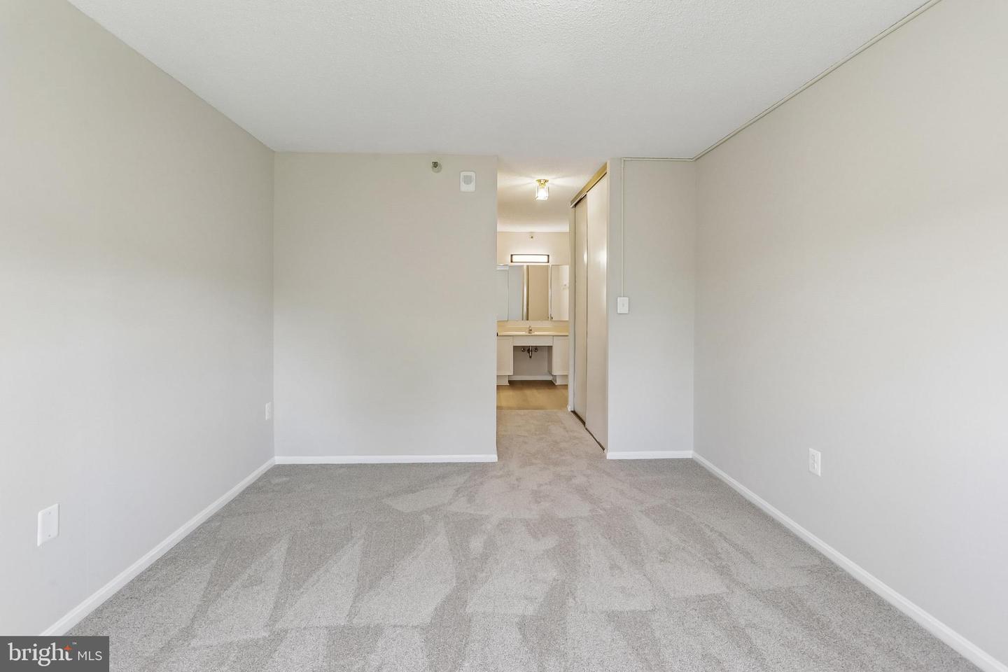 15107 Interlachen Dr #2-620 Property Photo 13