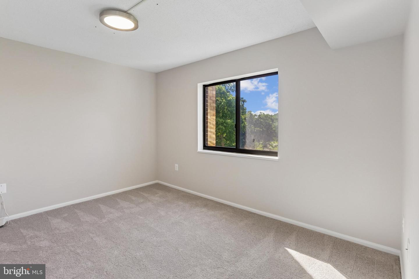15107 Interlachen Dr #2-620 Property Photo 16