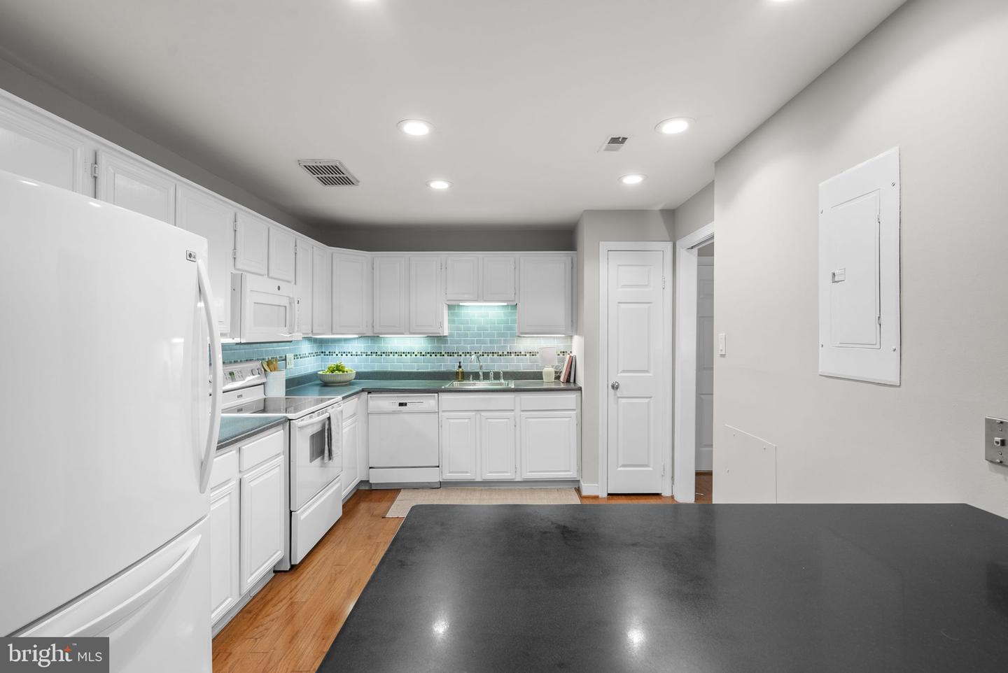 11420 Strand Dr #r-010 Property Photo 12