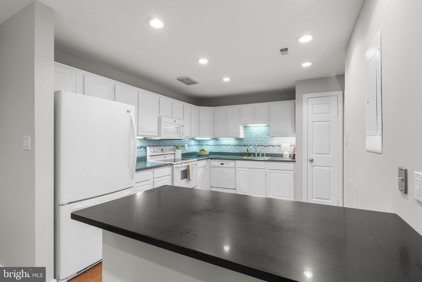 11420 Strand Dr #r-010 Property Photo 13