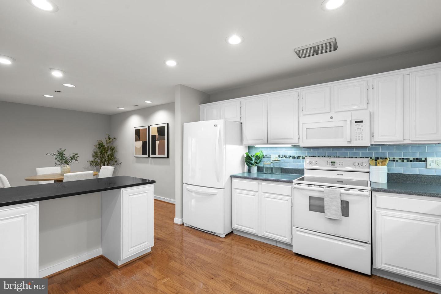 11420 Strand Dr #r-010 Property Photo 15