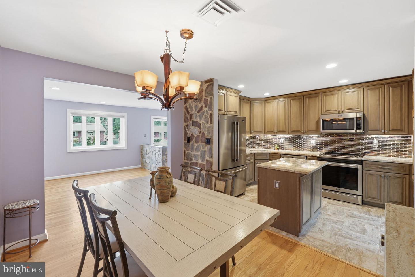 10713 GREGORY ST