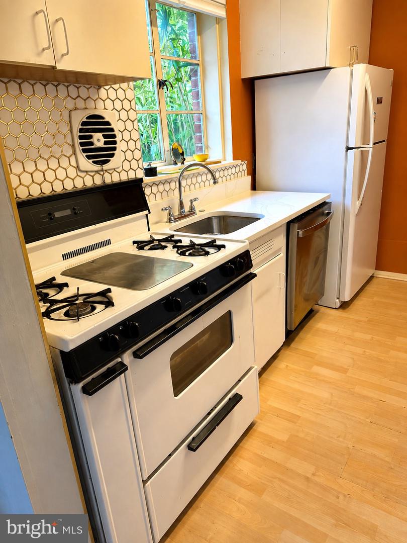 5024 River Rd Property Photo 4