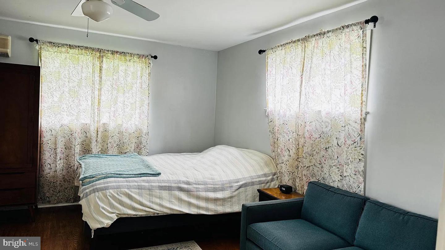 5024 River Rd Property Photo 12