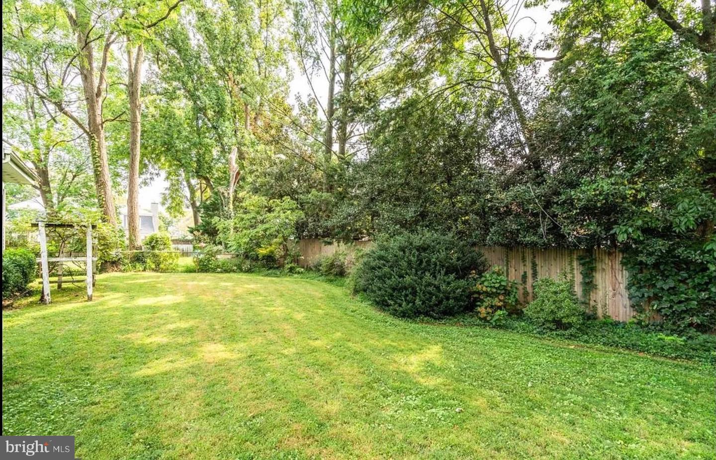 5024 River Rd Property Photo 16