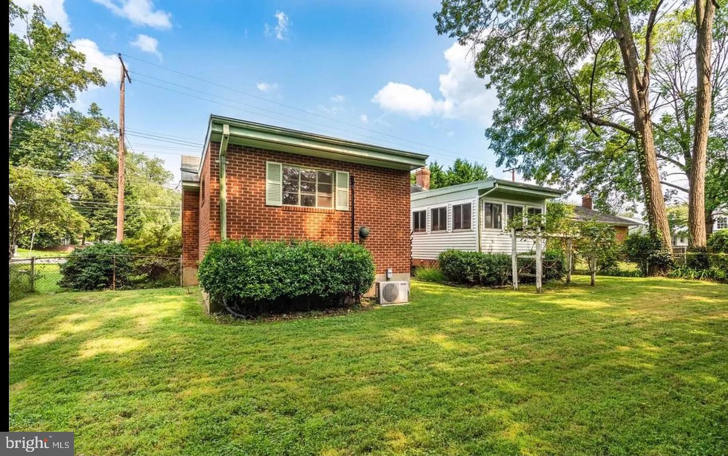 5024 River Rd Property Photo 17