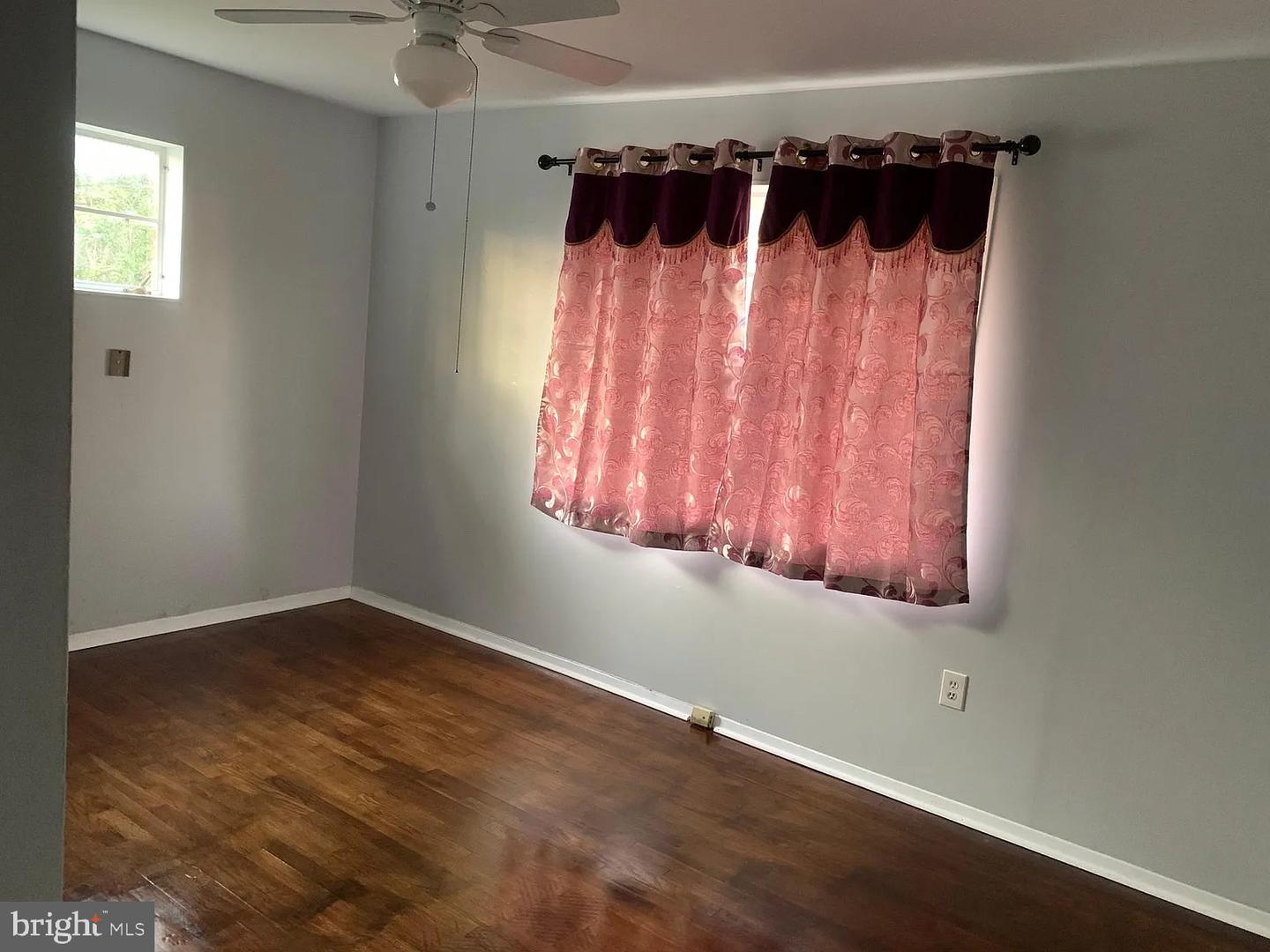 5024 River Rd Property Photo 35