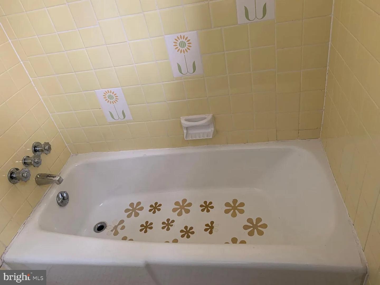5024 River Rd Property Photo 38