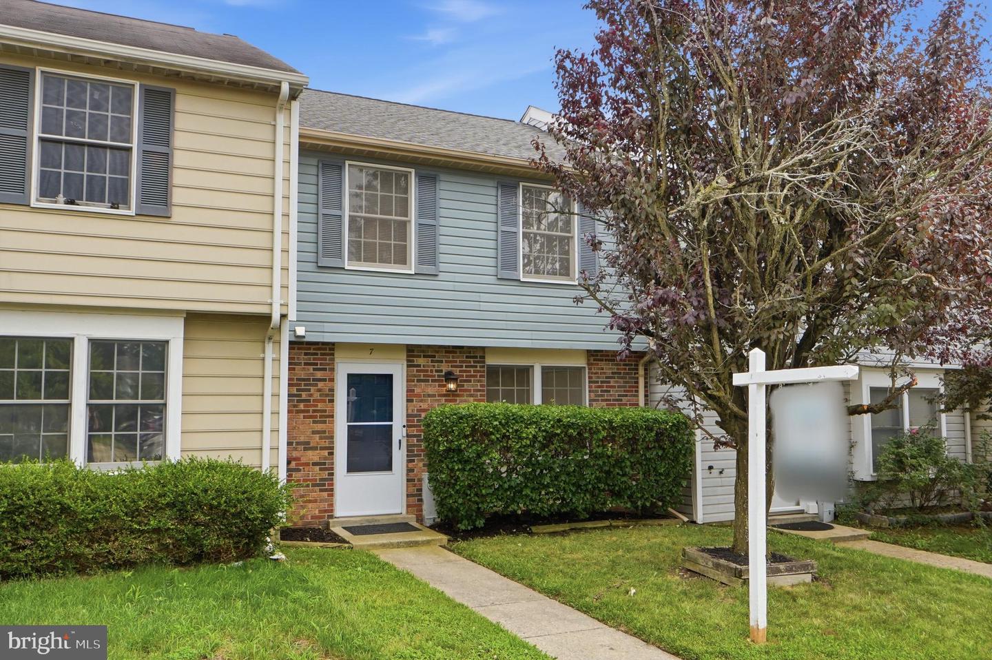 7 Leatherwood Ct Property Photo 3