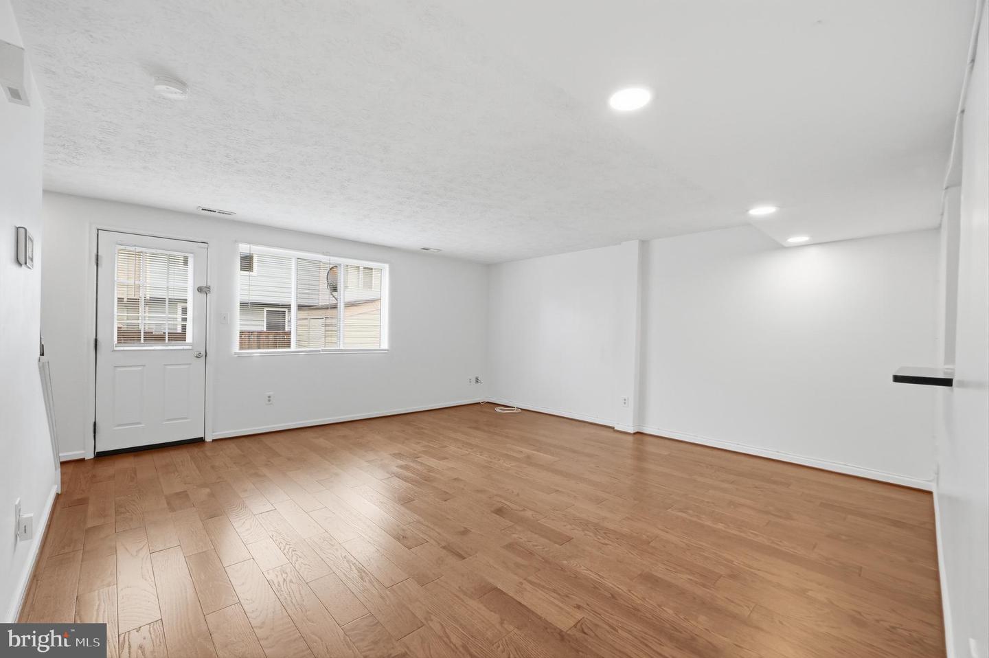 7 Leatherwood Ct Property Photo 9