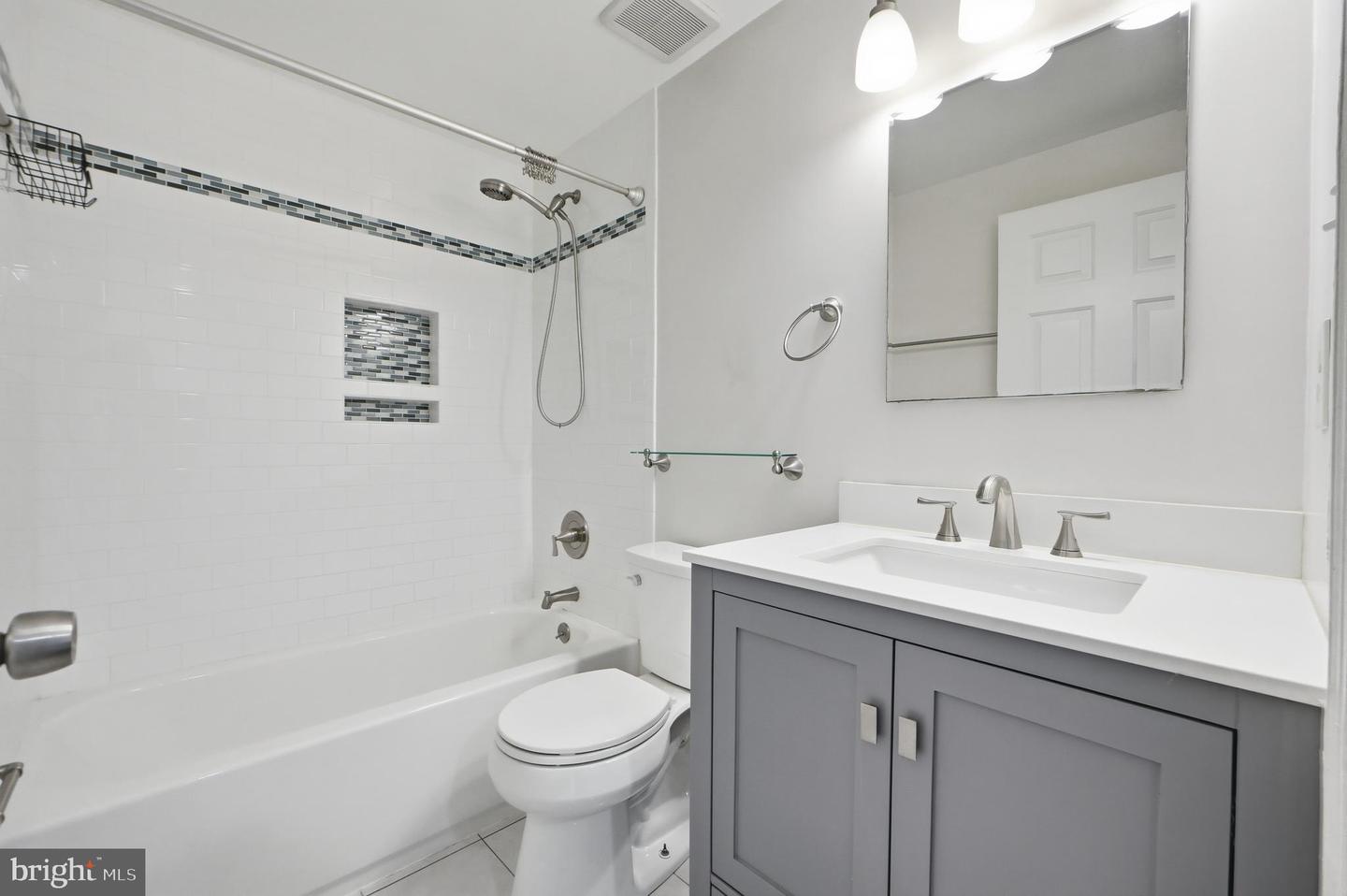7 Leatherwood Ct Property Photo 21