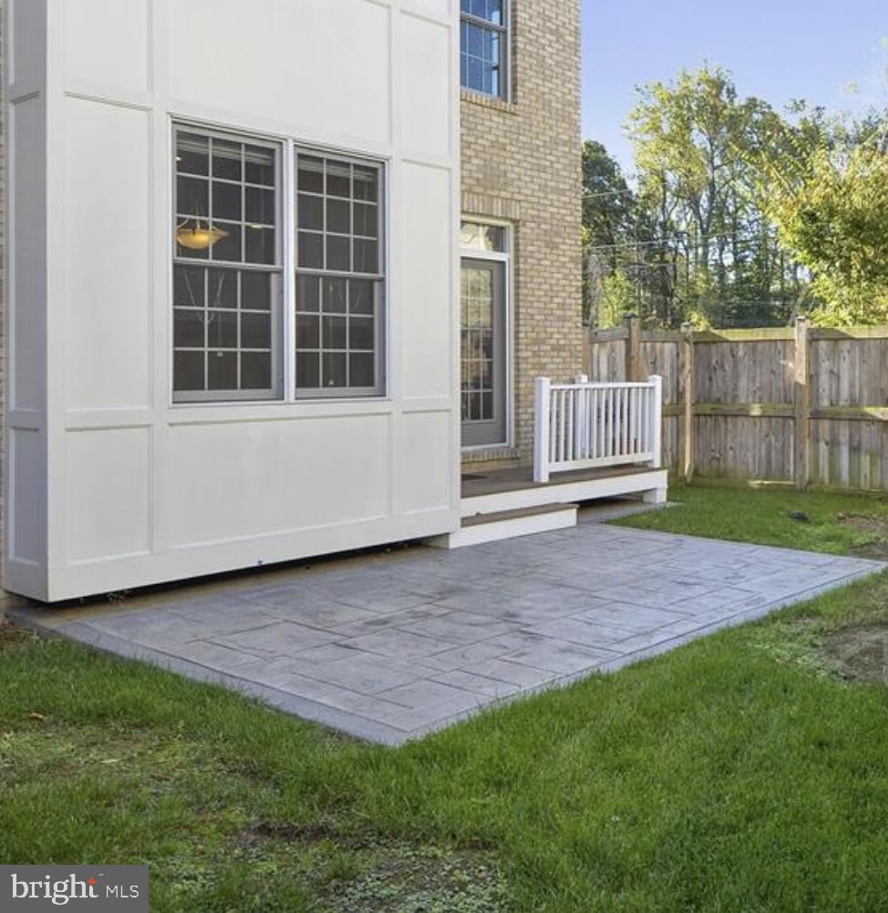 8204 River Quarry Pl Property Photo 18