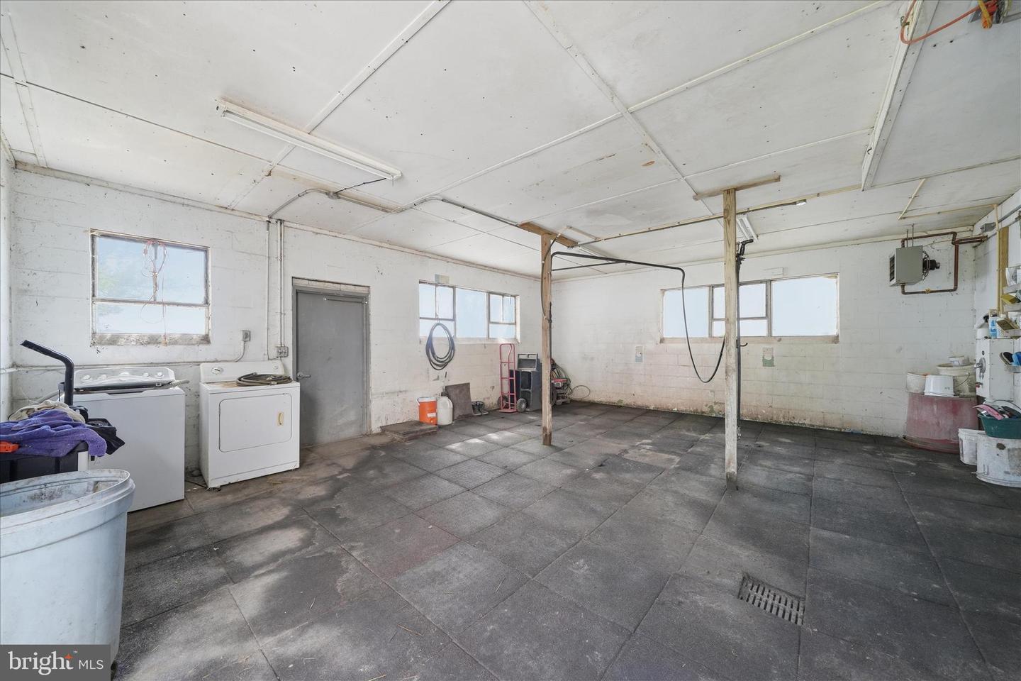 20800 Whites Ferry Rd Property Photo 28