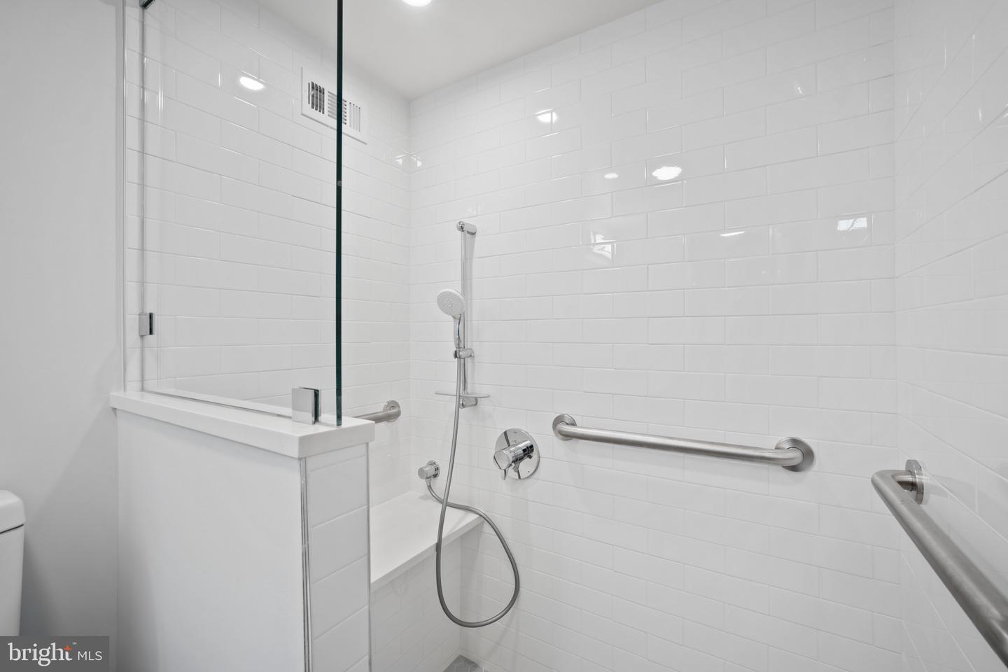 5225 Pooks Hill Rd #321s Property Photo 9