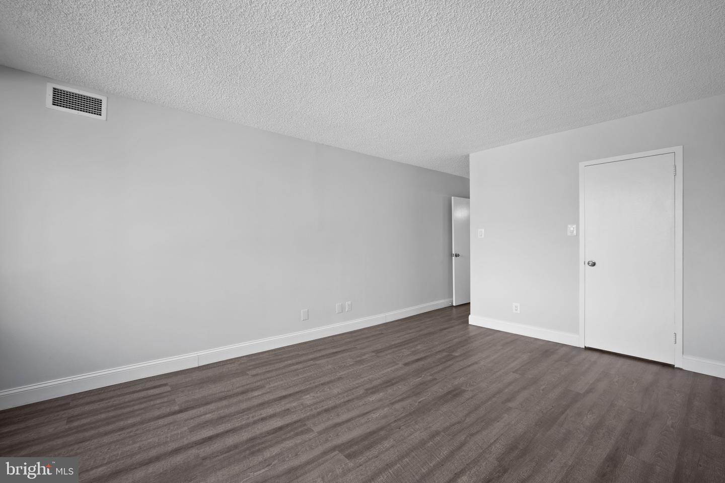 5225 Pooks Hill Rd #321s Property Photo 13
