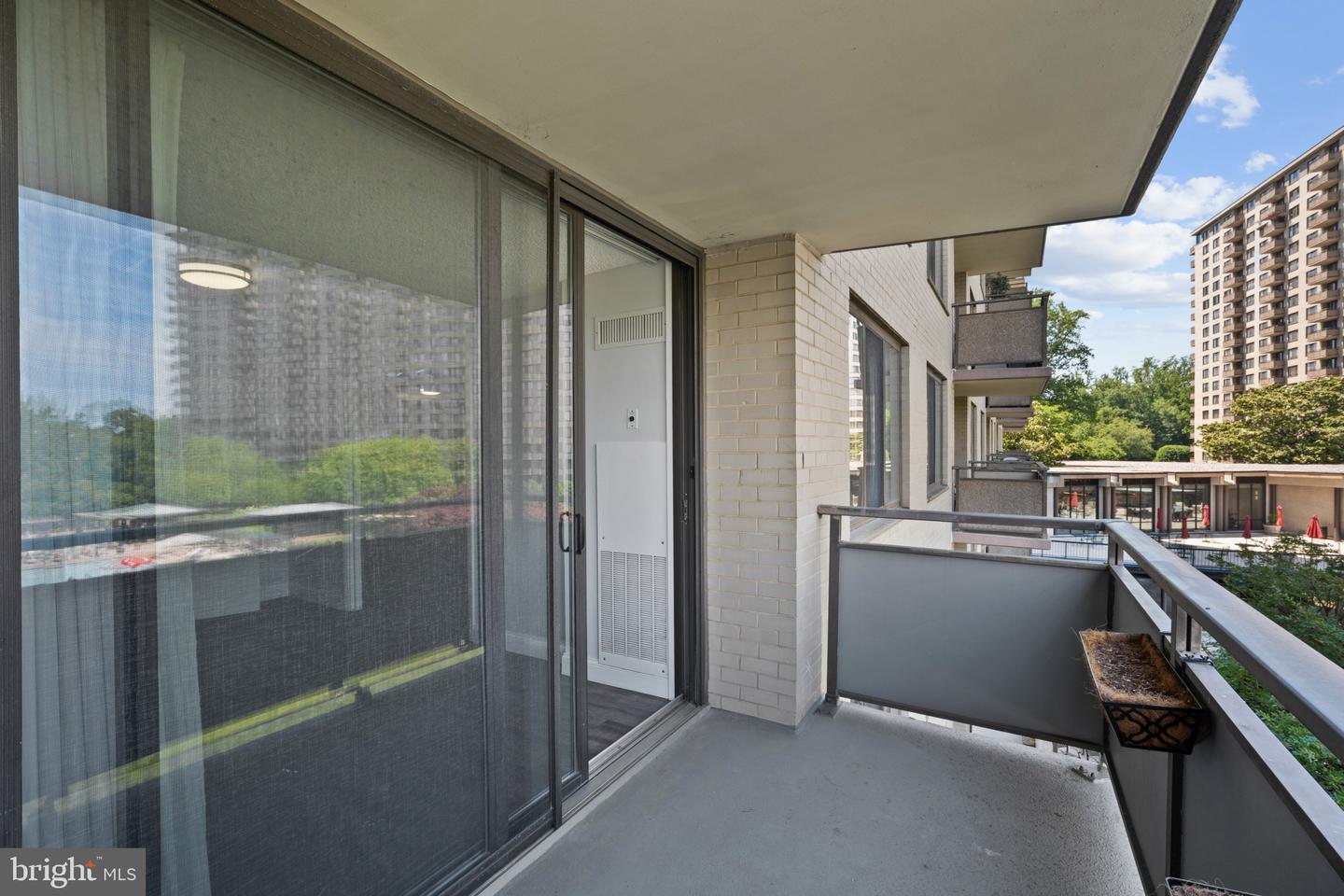 5225 Pooks Hill Rd #321s Property Photo 19