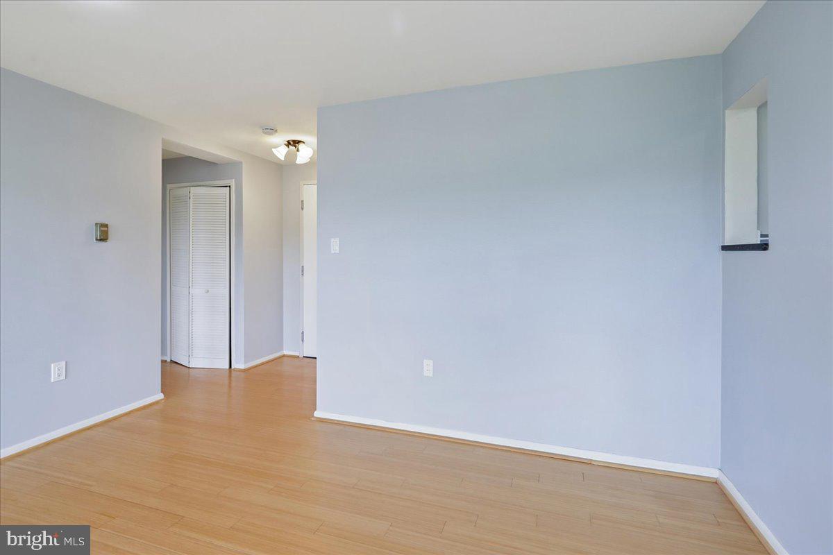 10201 Grosvenor Pl #1205 Property Photo 9