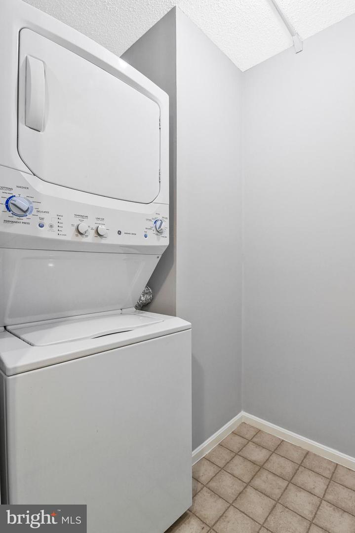 15107 Interlachen Dr #2-409 Property Photo 11