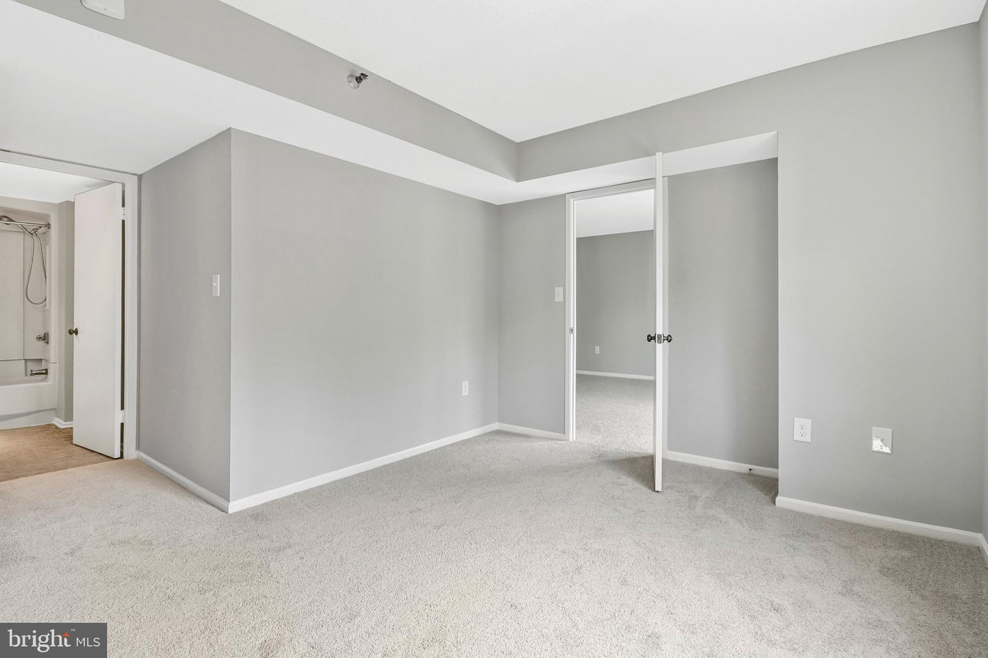 15107 Interlachen Dr #2-409 Property Photo 13
