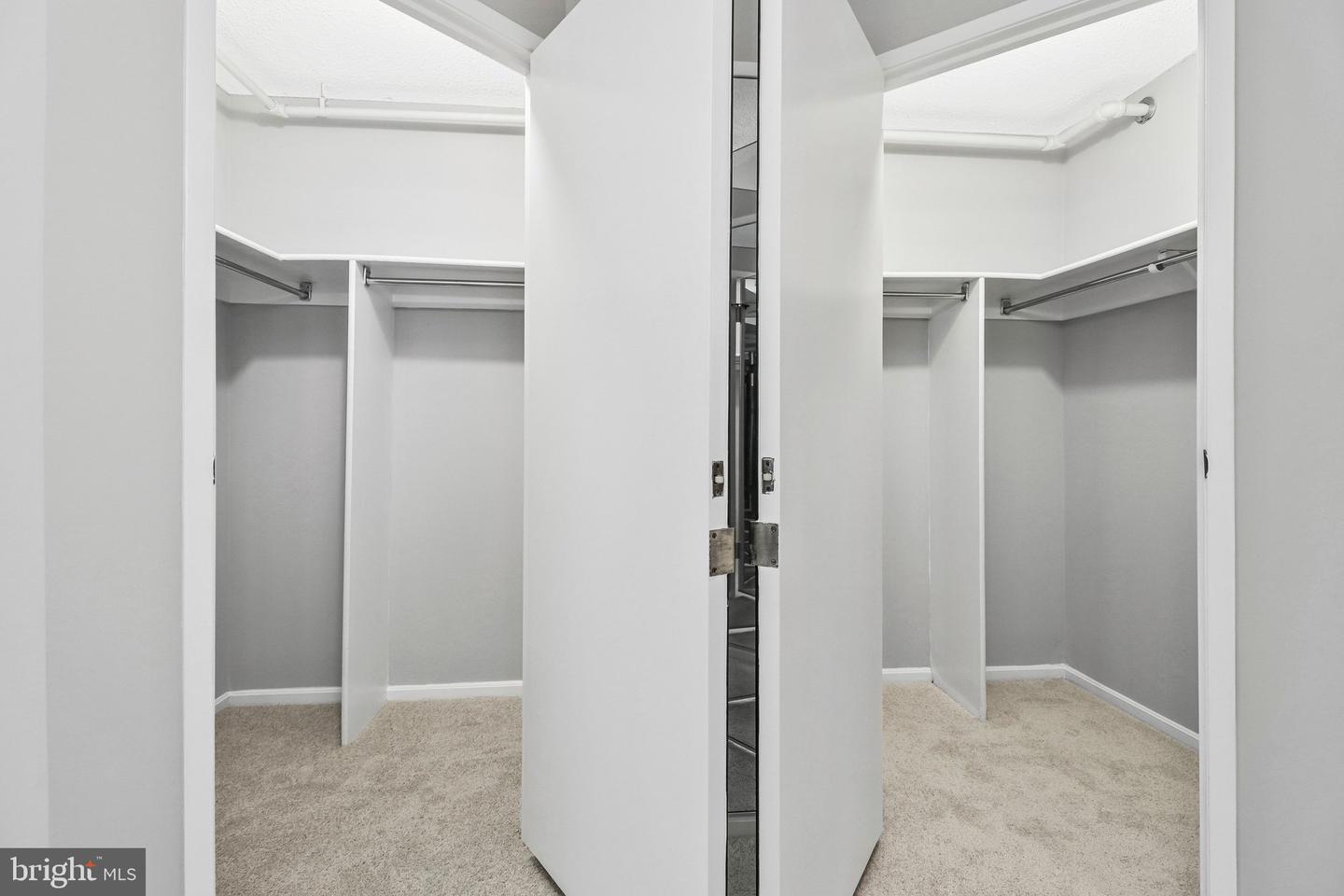 15107 Interlachen Dr #2-409 Property Photo 21