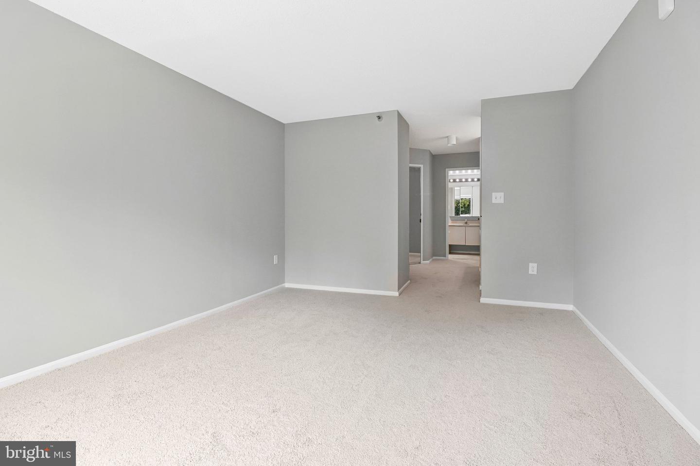 15107 Interlachen Dr #2-409 Property Photo 22