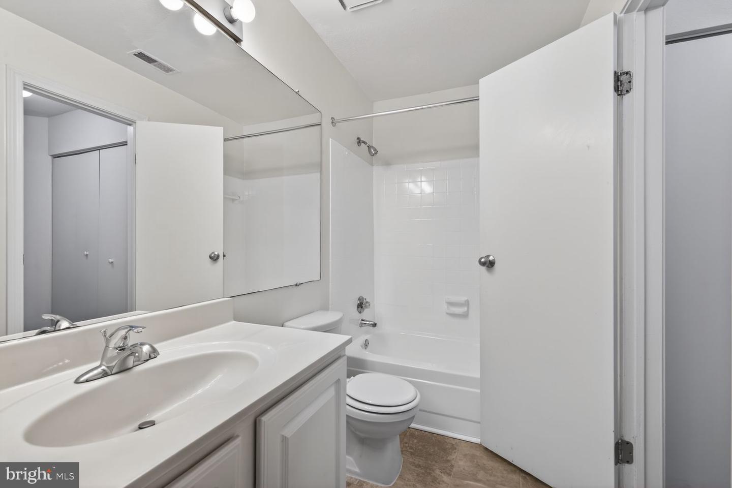 18503 Boysenberry Dr #121 Property Photo 11