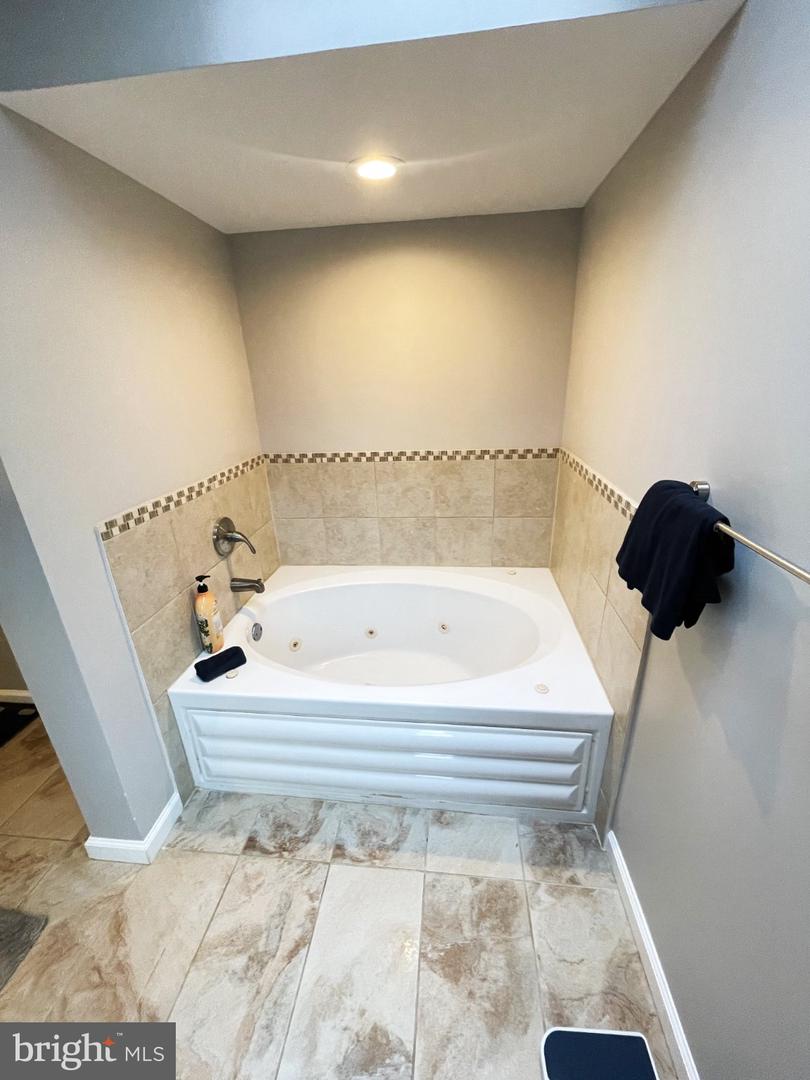 13209 Lantern Hollow Dr Property Photo 26