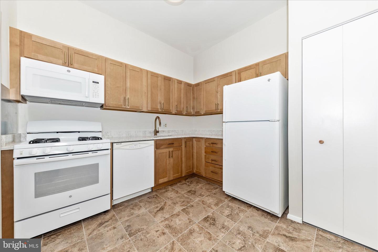 14410 Parkvale Rd #6 Property Photo 10