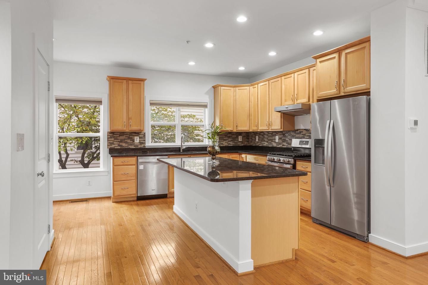 2312 Cobble Hill Ter Property Photo 3