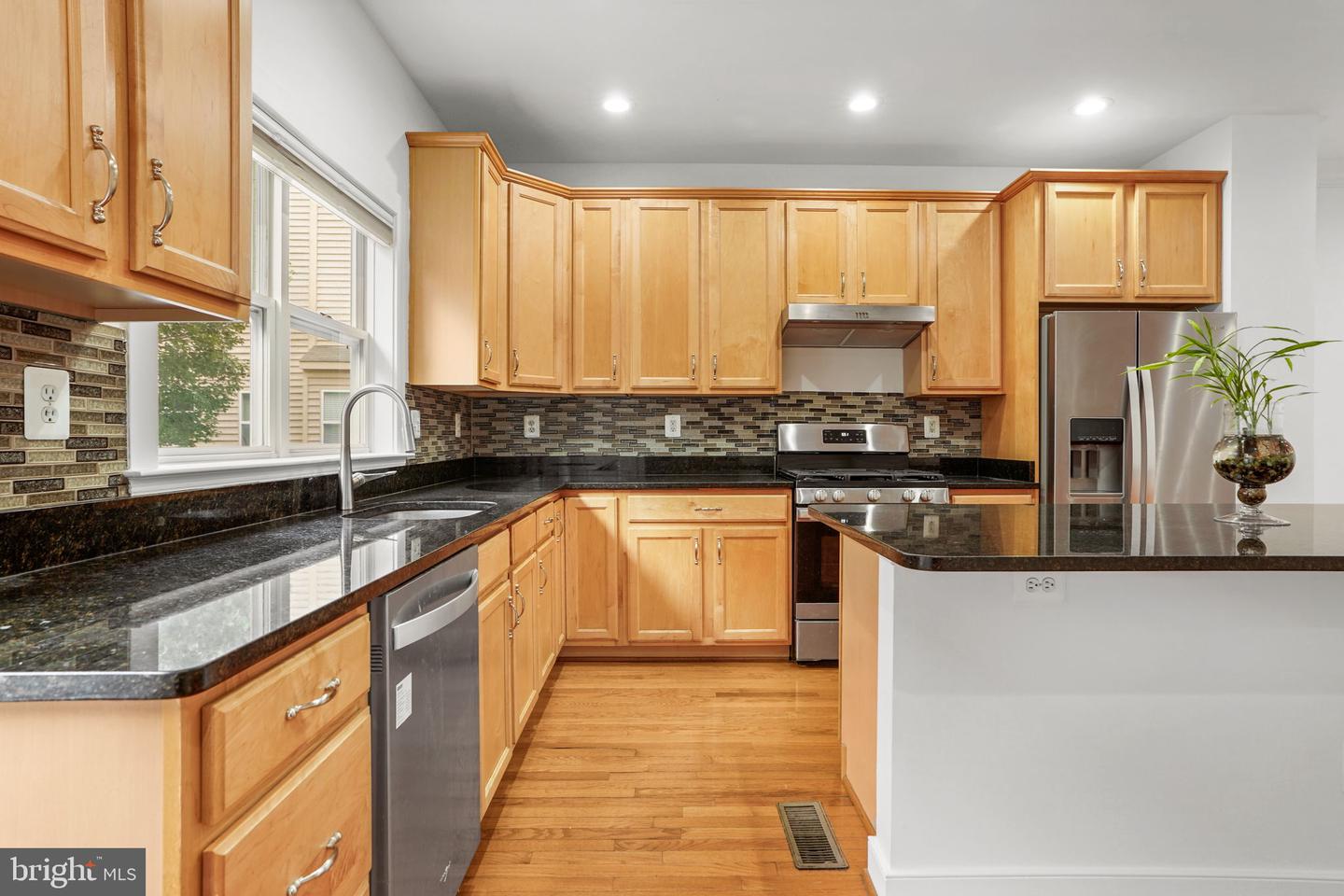 2312 Cobble Hill Ter Property Photo 4