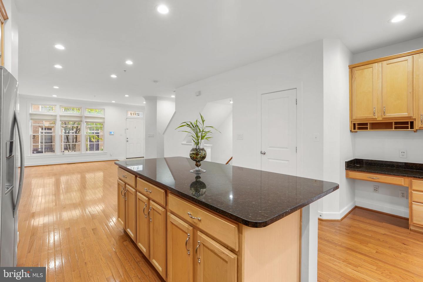 2312 Cobble Hill Ter Property Photo 5
