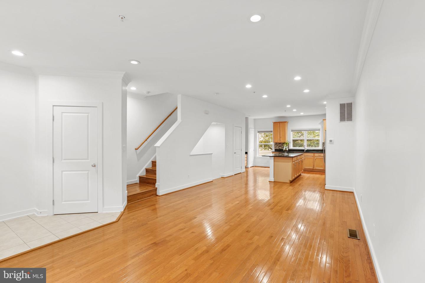 2312 Cobble Hill Ter Property Photo 6